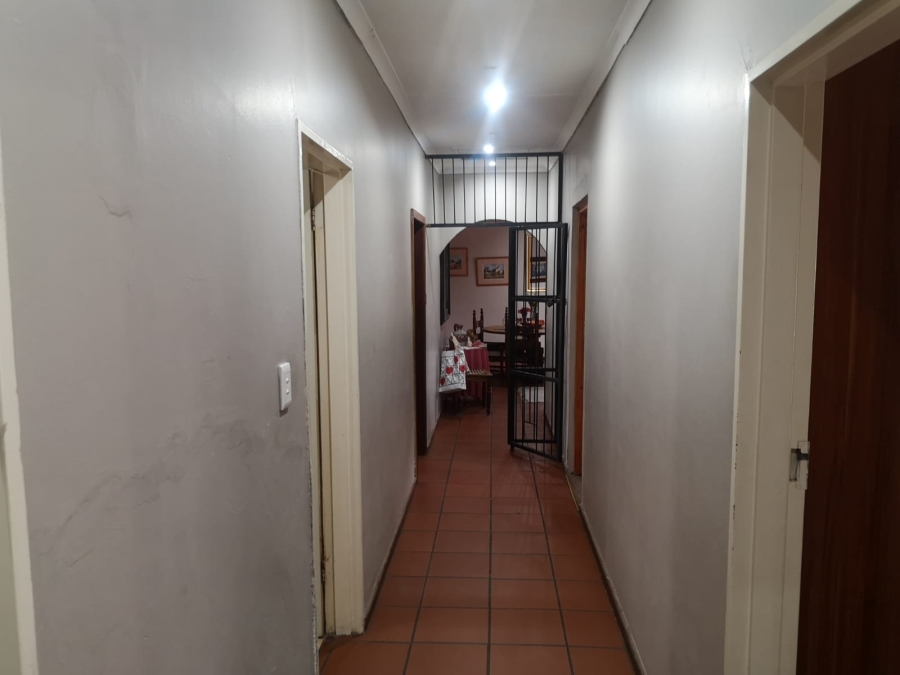 5 Bedroom Property for Sale in Despatch Central Eastern Cape